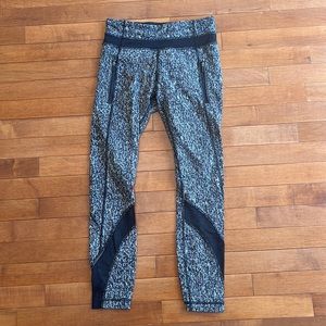 black and white leggings with pockets